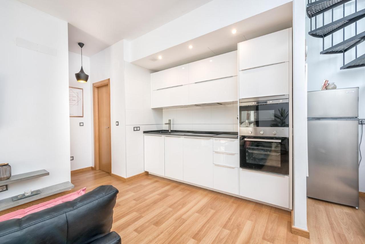 Atico Con Terraza Ac 1Hab En El Centro Y Piscina Comunitaria Apartment Малага Екстериор снимка