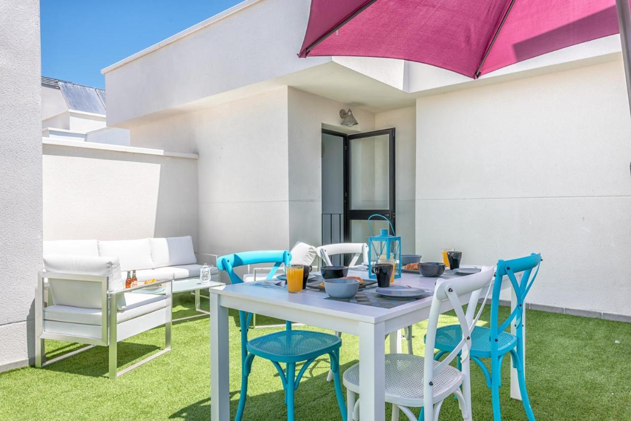 Atico Con Terraza Ac 1Hab En El Centro Y Piscina Comunitaria Apartment Малага Екстериор снимка