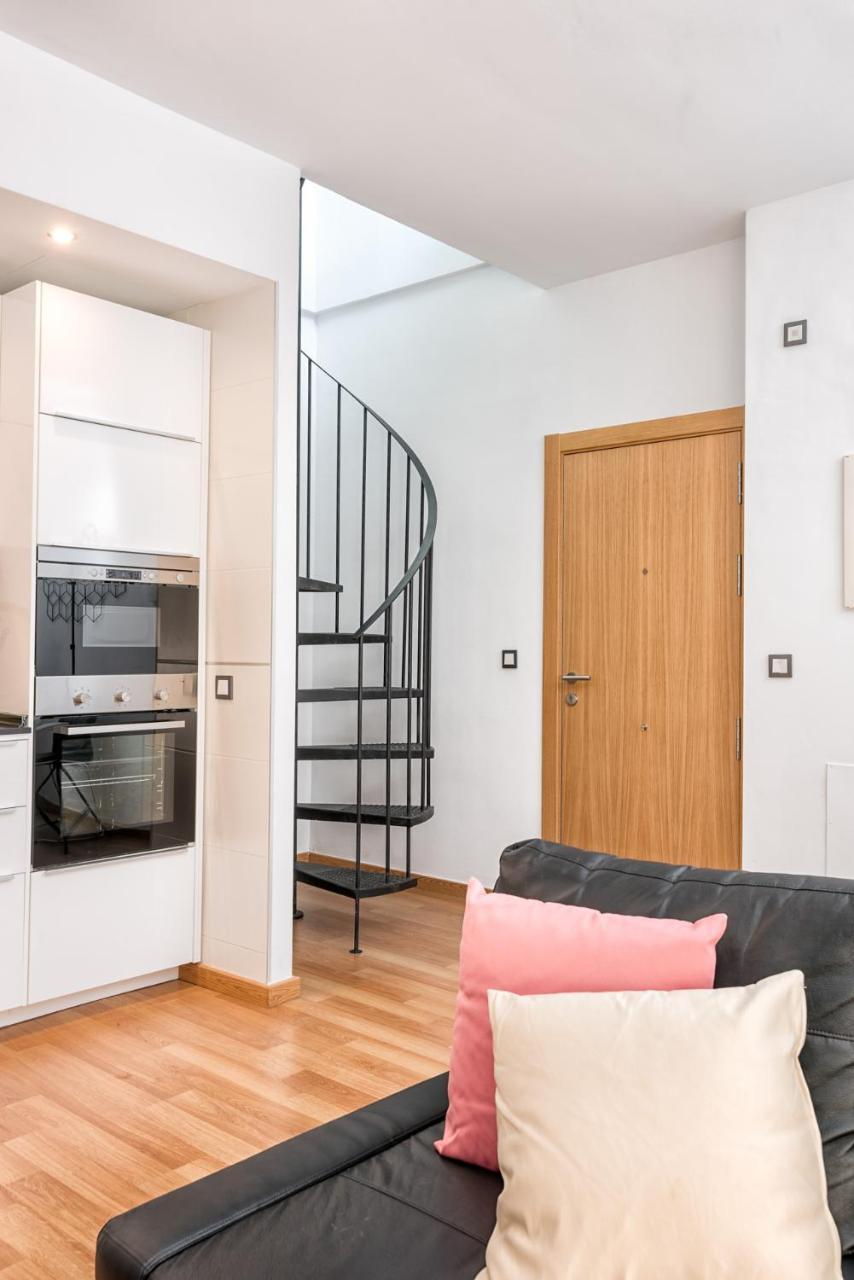 Atico Con Terraza Ac 1Hab En El Centro Y Piscina Comunitaria Apartment Малага Екстериор снимка