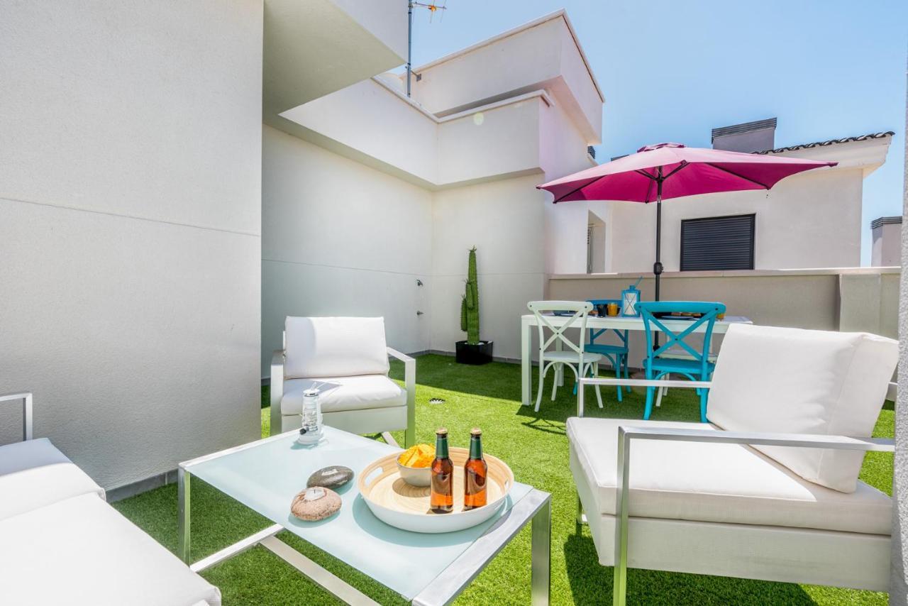 Atico Con Terraza Ac 1Hab En El Centro Y Piscina Comunitaria Apartment Малага Екстериор снимка