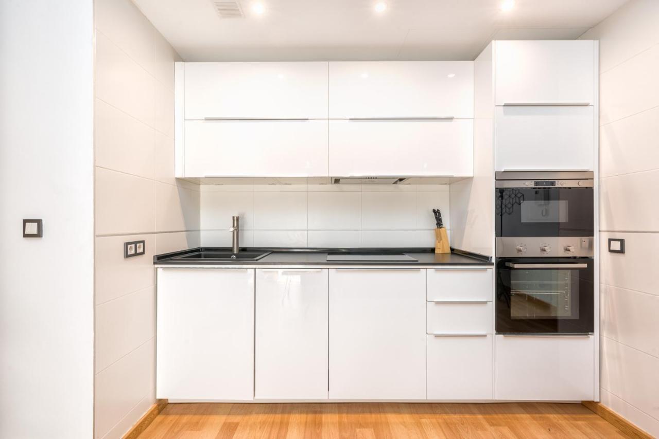 Atico Con Terraza Ac 1Hab En El Centro Y Piscina Comunitaria Apartment Малага Екстериор снимка