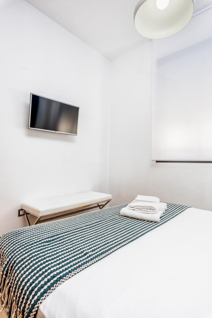 Atico Con Terraza Ac 1Hab En El Centro Y Piscina Comunitaria Apartment Малага Екстериор снимка