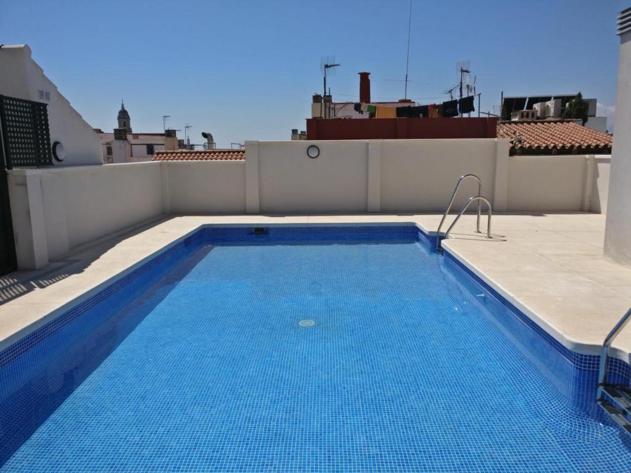 Atico Con Terraza Ac 1Hab En El Centro Y Piscina Comunitaria Apartment Малага Екстериор снимка