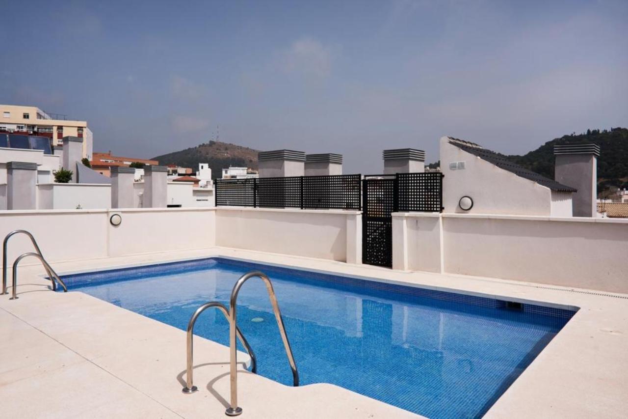 Atico Con Terraza Ac 1Hab En El Centro Y Piscina Comunitaria Apartment Малага Екстериор снимка